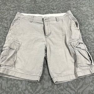 Old Navy cargo shorts 38